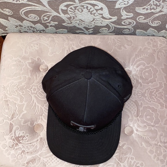 New Era Fitted Hat 7 1/8 - Picture 2 of 5